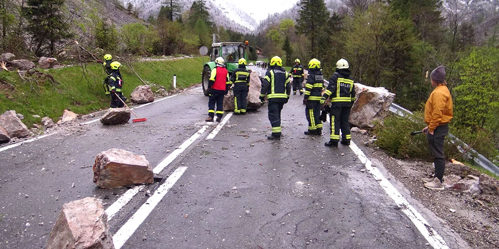 Loibl-pas afgesloten vanwege steenslag » 1 » loibl sperre 2019 04